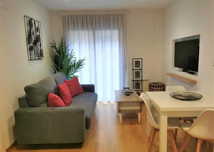 Pis modern a Girona centre amb pati, 2hab, Wi-Fi, pàrquing
